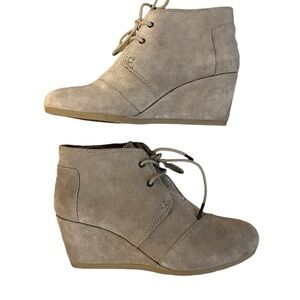 Toms Suede Tan/Brown Wedges Booties Size: 9